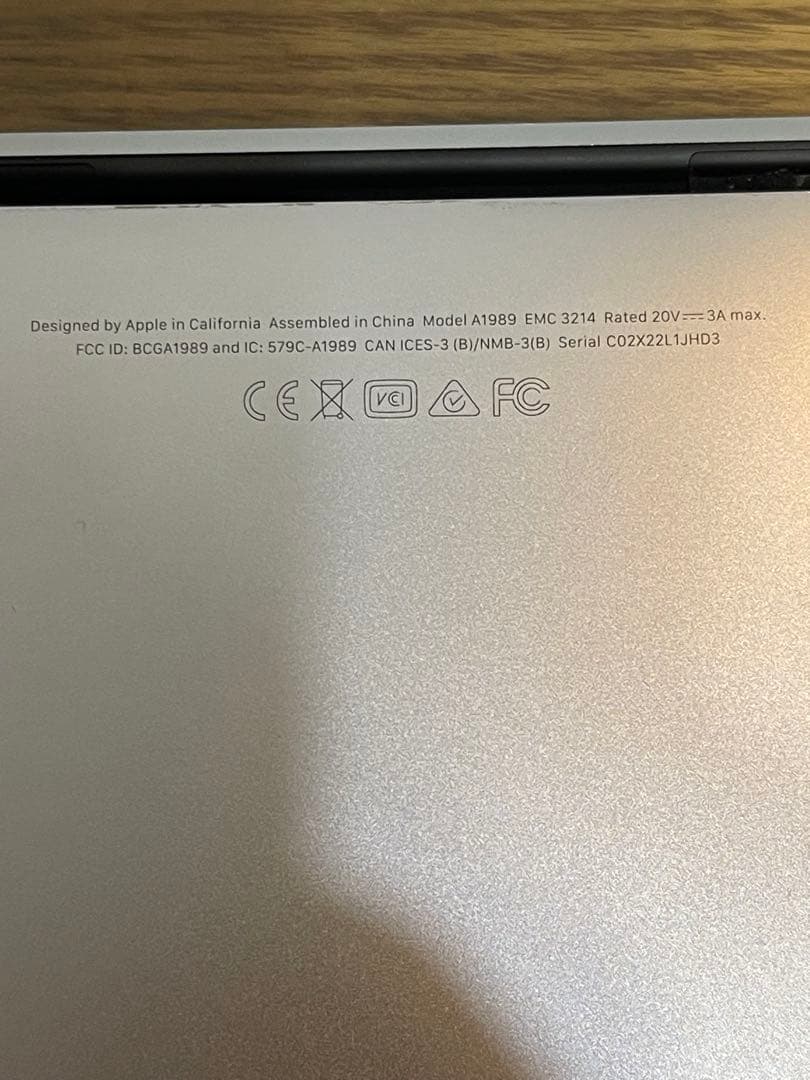 MacBook Pro 13インチ 2018 i7 16GB 512GB SSD