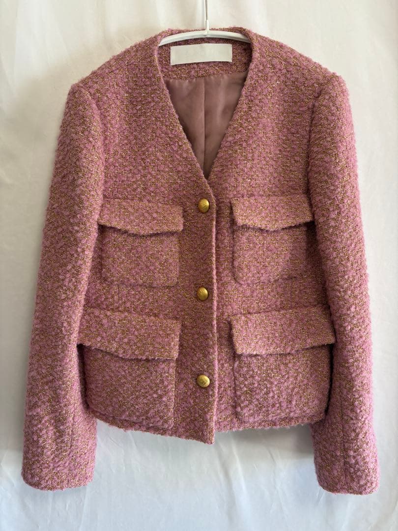 美品　saqui サキ　日本製　ピンク ノーカラージャケット ゴールドボタン