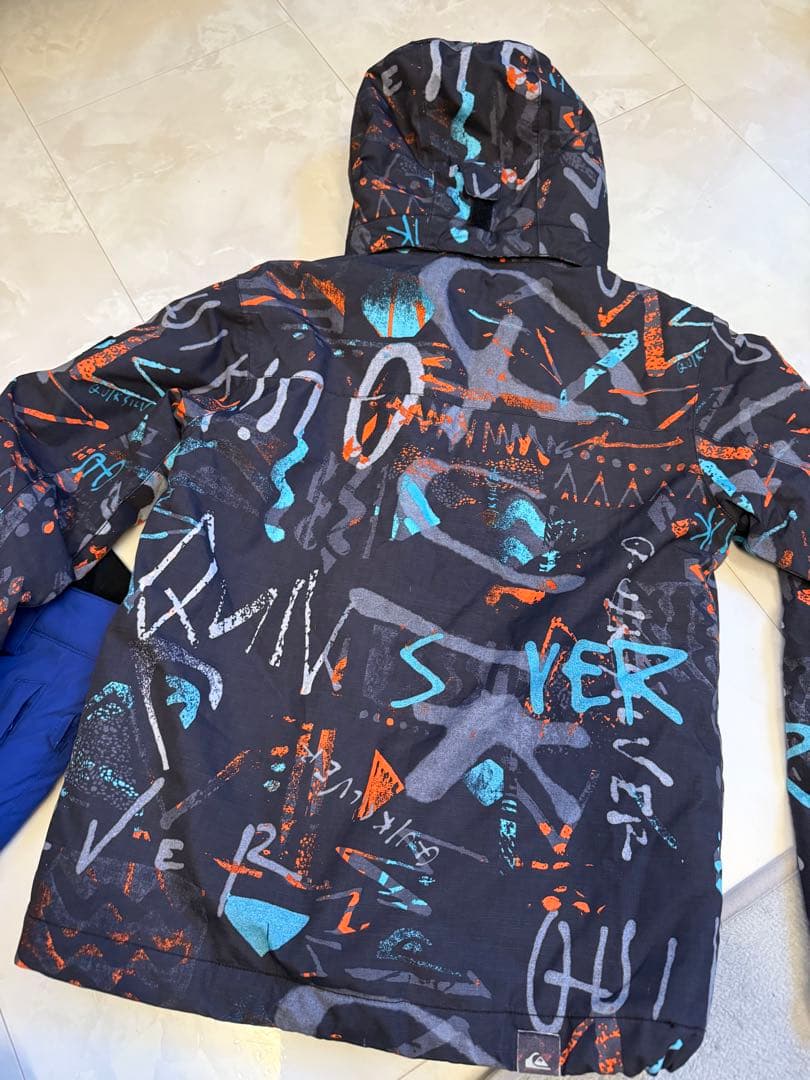 Quiksilver スノーボードウェア 上下セット　10／M
