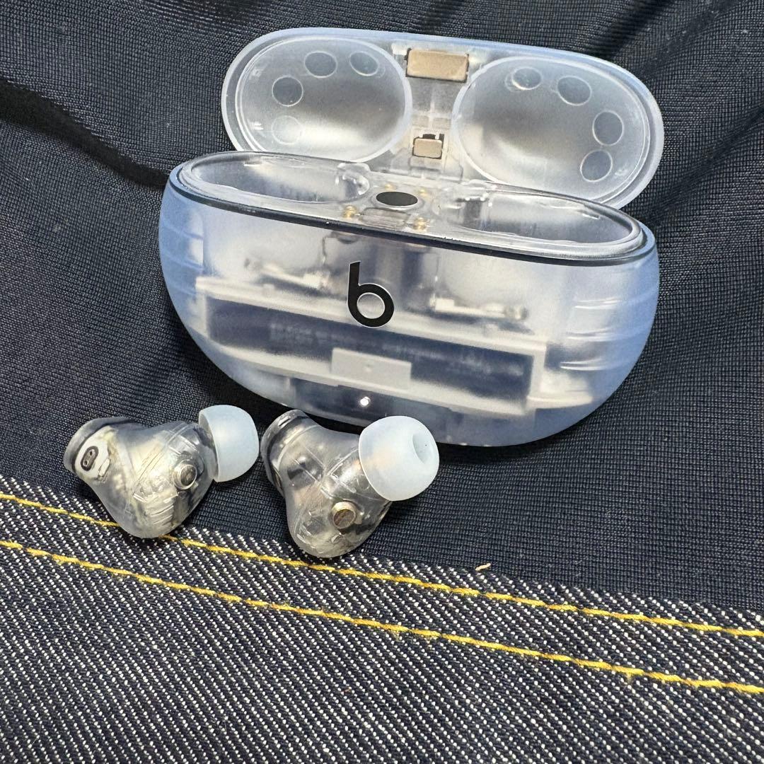Beats Studio Buds + トランスペアレント　スケルトン