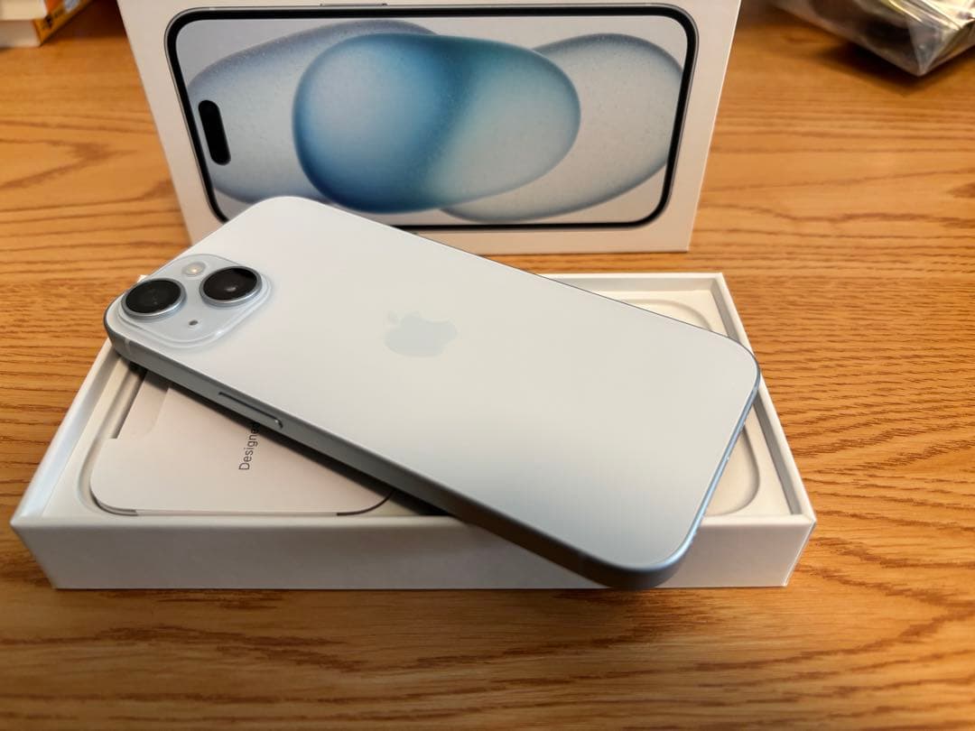 美品Apple iPhone 15 本体 ブルー　128GB