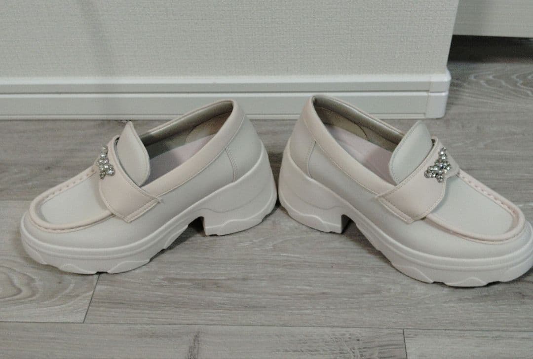 +diana　ヒールアップローファー