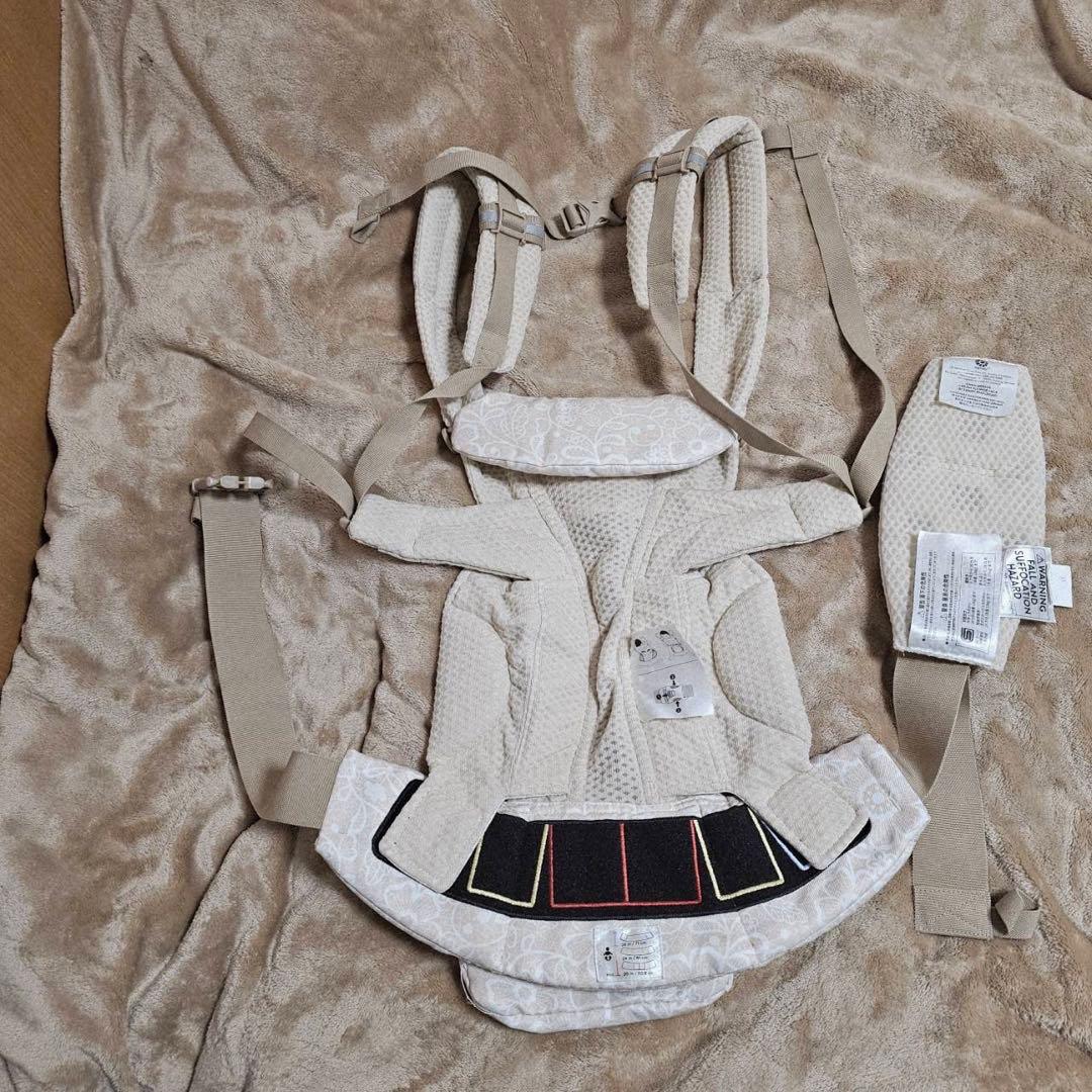 【nyan】エルゴベビーオムニブリーズ　クリームフラワーレース