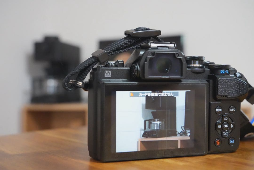 OLYMPUS OM-D E-M10 Mark III 本体+レンズ+SDカード