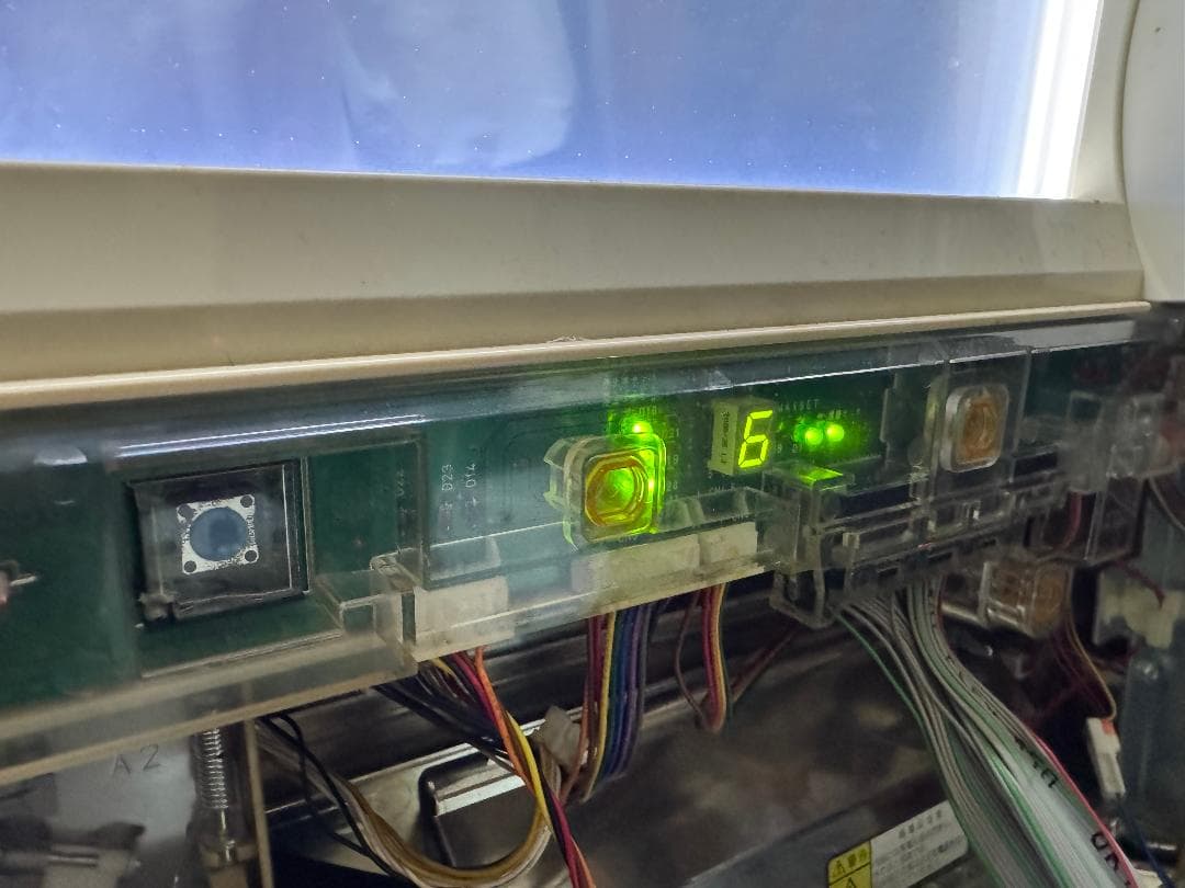 旦*那様 ハードボイルド グリフォンの幻影 不要機 パチスロ実機 ※下パネ