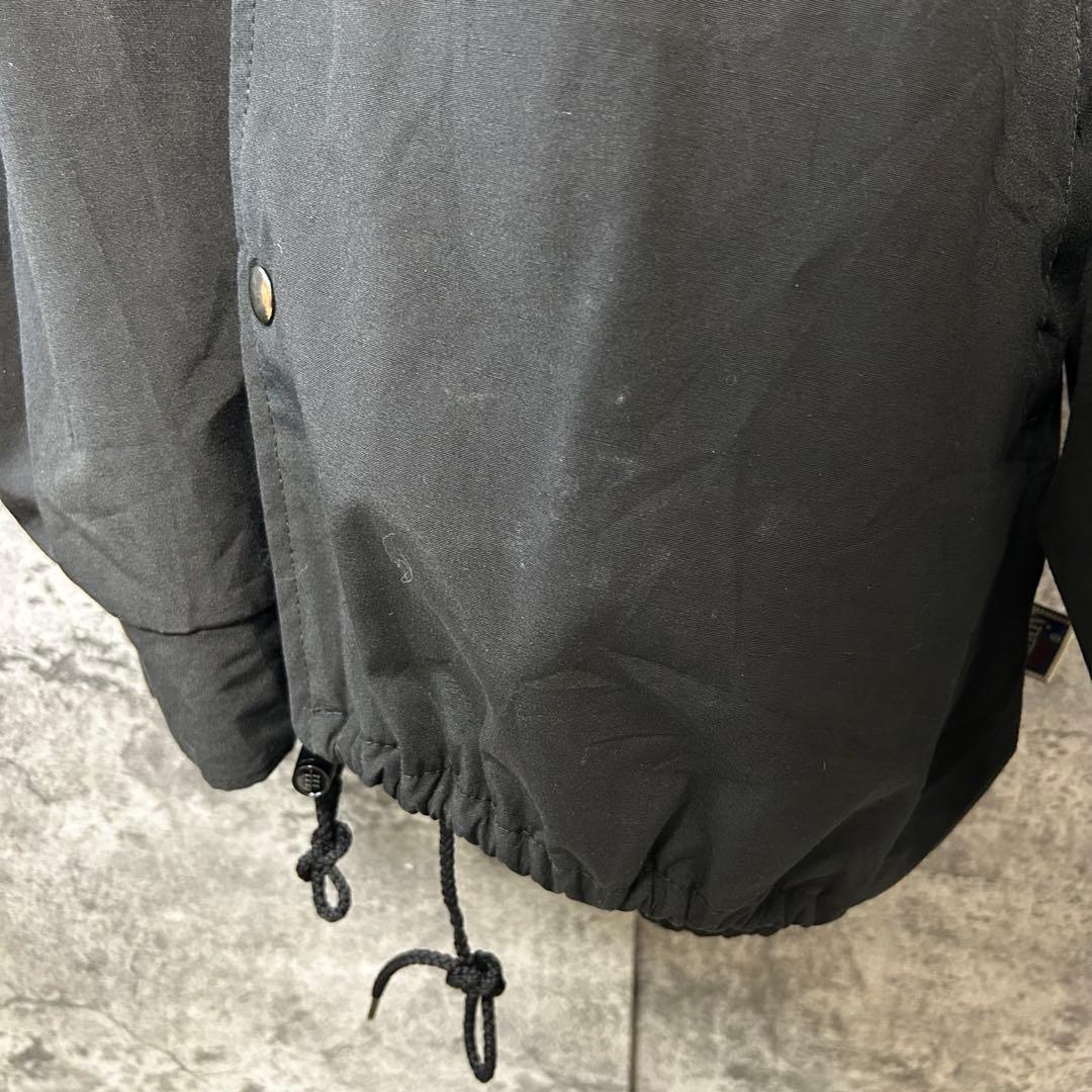 古着 90ヴィンテージ カナダ製　ナイロンジャケット　ビッグ刺繍ロゴ　フーディ