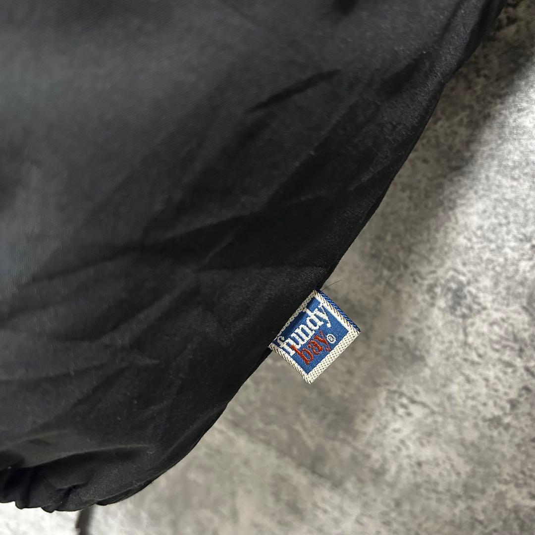 古着 90ヴィンテージ カナダ製　ナイロンジャケット　ビッグ刺繍ロゴ　フーディ