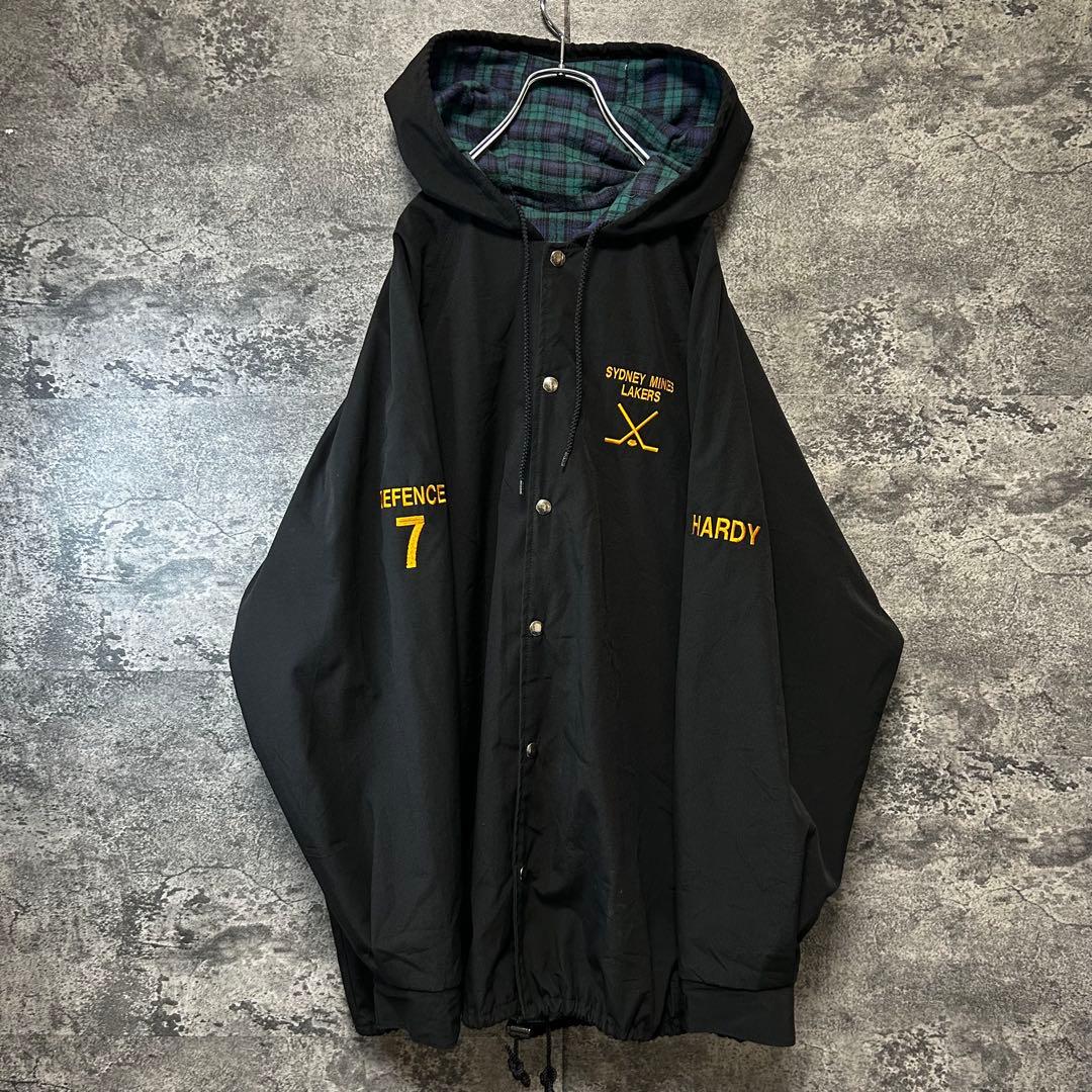 古着 90ヴィンテージ カナダ製　ナイロンジャケット　ビッグ刺繍ロゴ　フーディ