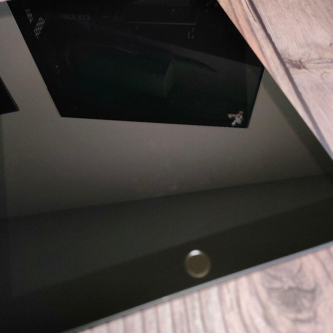 iPad 第8世代 32GB スペースグレー SIMフリー 美品
