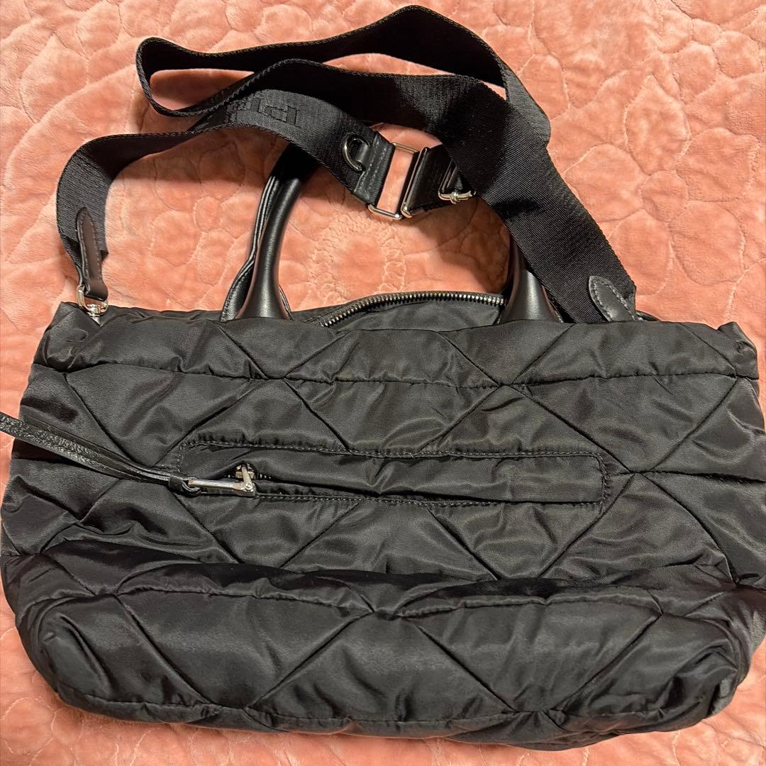 PRADA キルティングショルダーバッグ ブラック