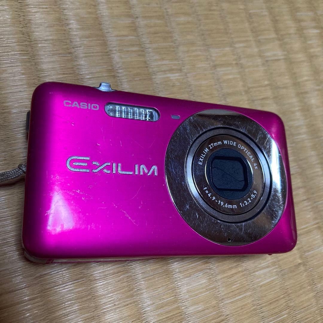 カシオEXILIM デジカメ　EX-Z800
