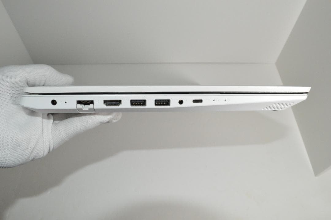 ホワイトLAVIE第8世代Corei7/20G/SSD1TBバッテリー良好