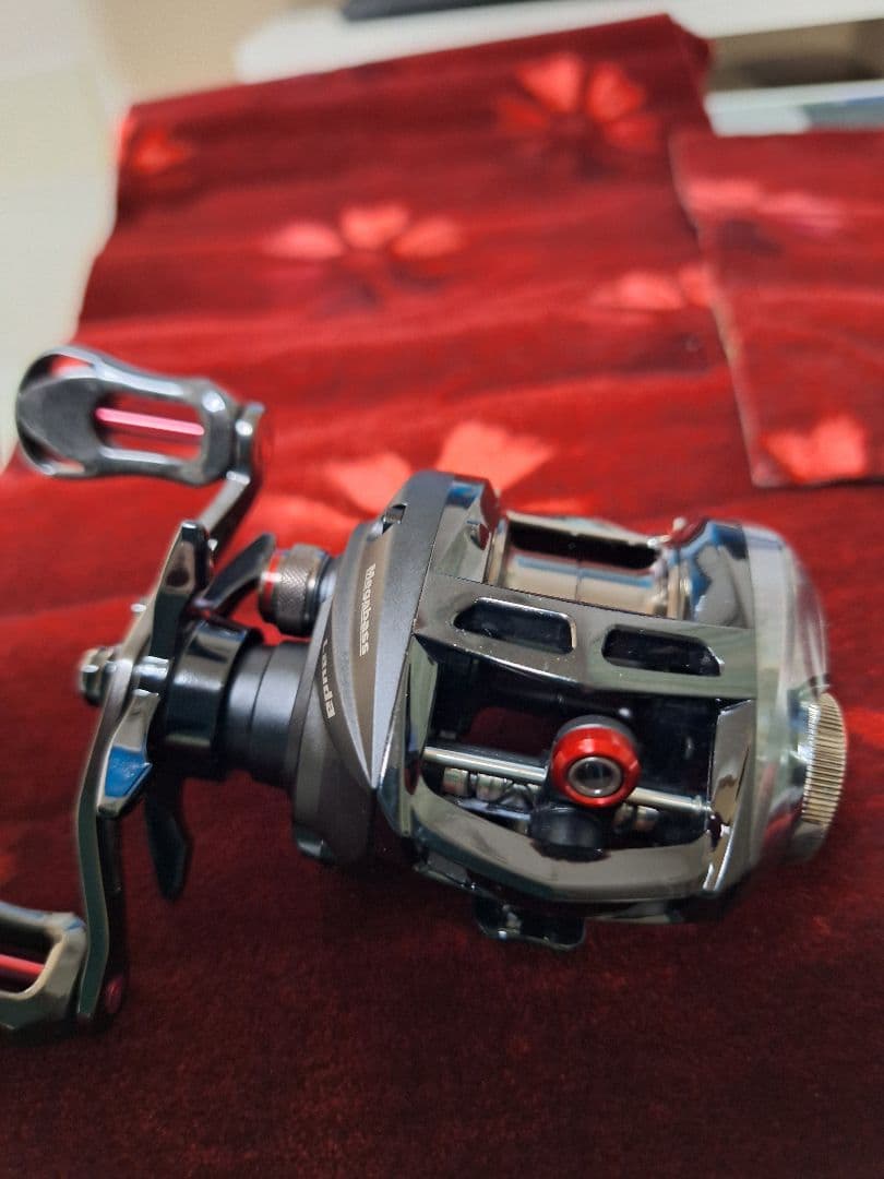 【新品未使用】Lauda72 RIGHT MEGABASS REEL