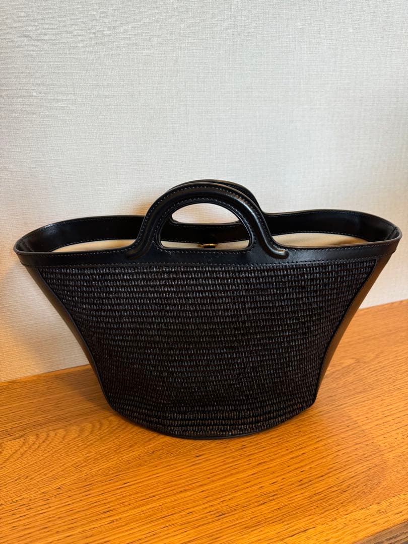 マルニ　トロピカリア　スモール　ブラック　MARNI