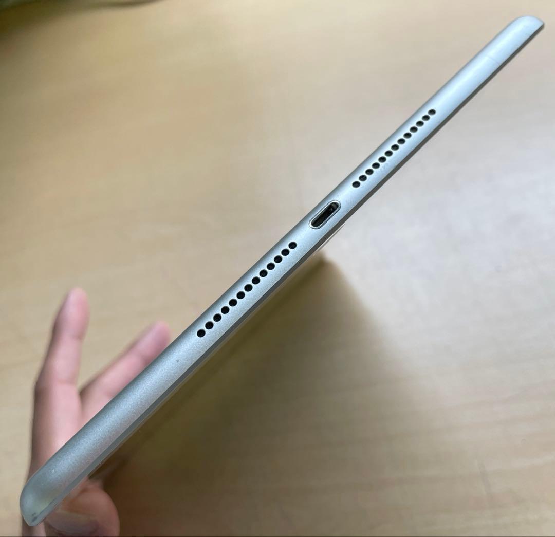 iPad 第6世代　A1893　Wi-Fiモデル　シルバー　32GB #2