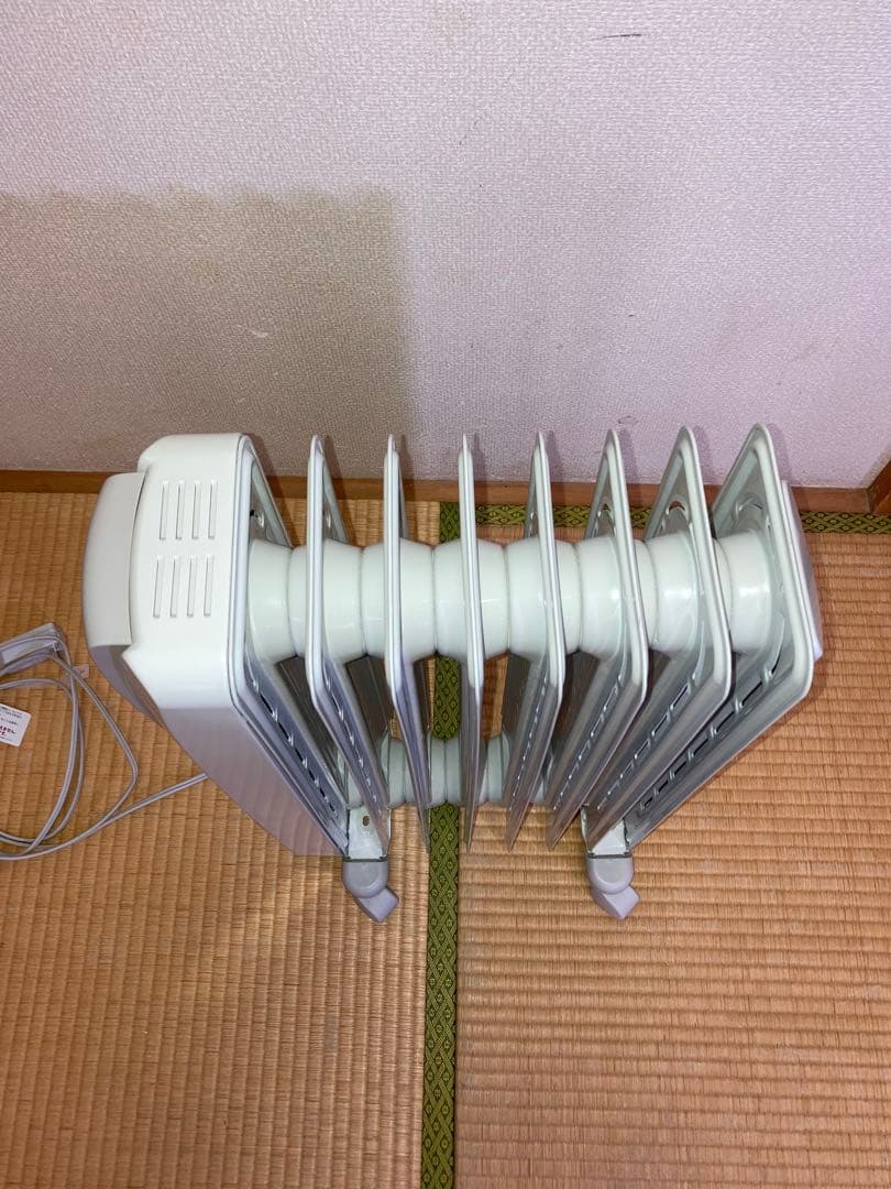 デロンギ　デジタルラディアント　オイルヒーター　KHD410812