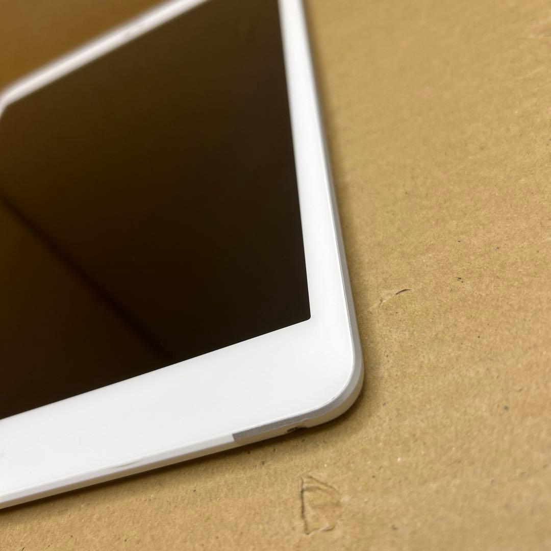 iPad (第７世代) Wi-Fi + Cellular 128GB シルバー