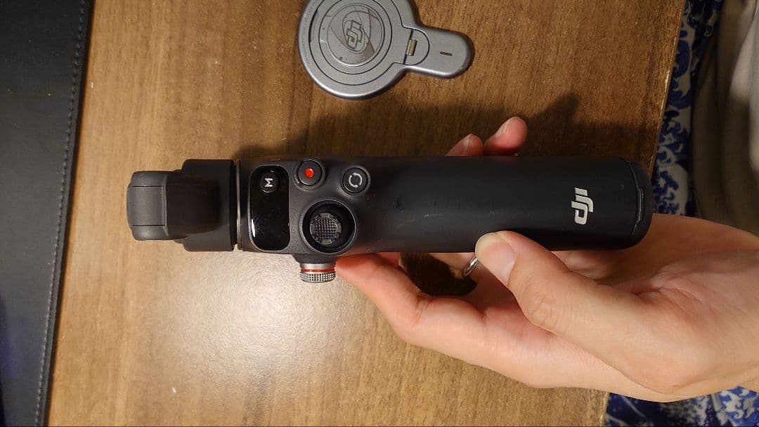 DJI Osmo Mobile 7スマートフォンスタビライザー