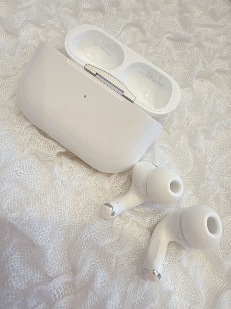 【美品】AirPods pro2 本体 lightning