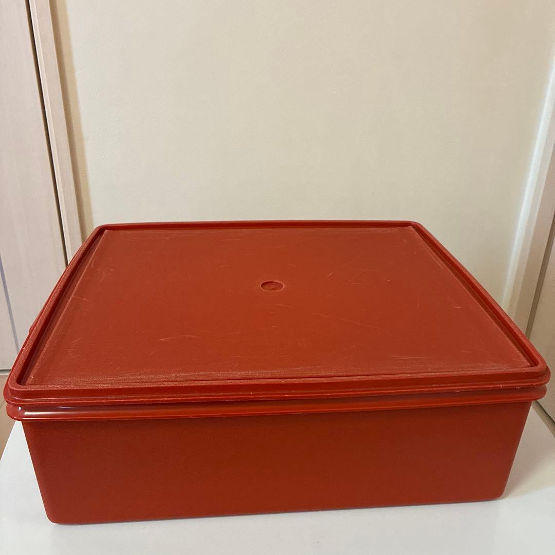 タッパーウエア。収納ボックス 3個セット ピンク。シュウ色。