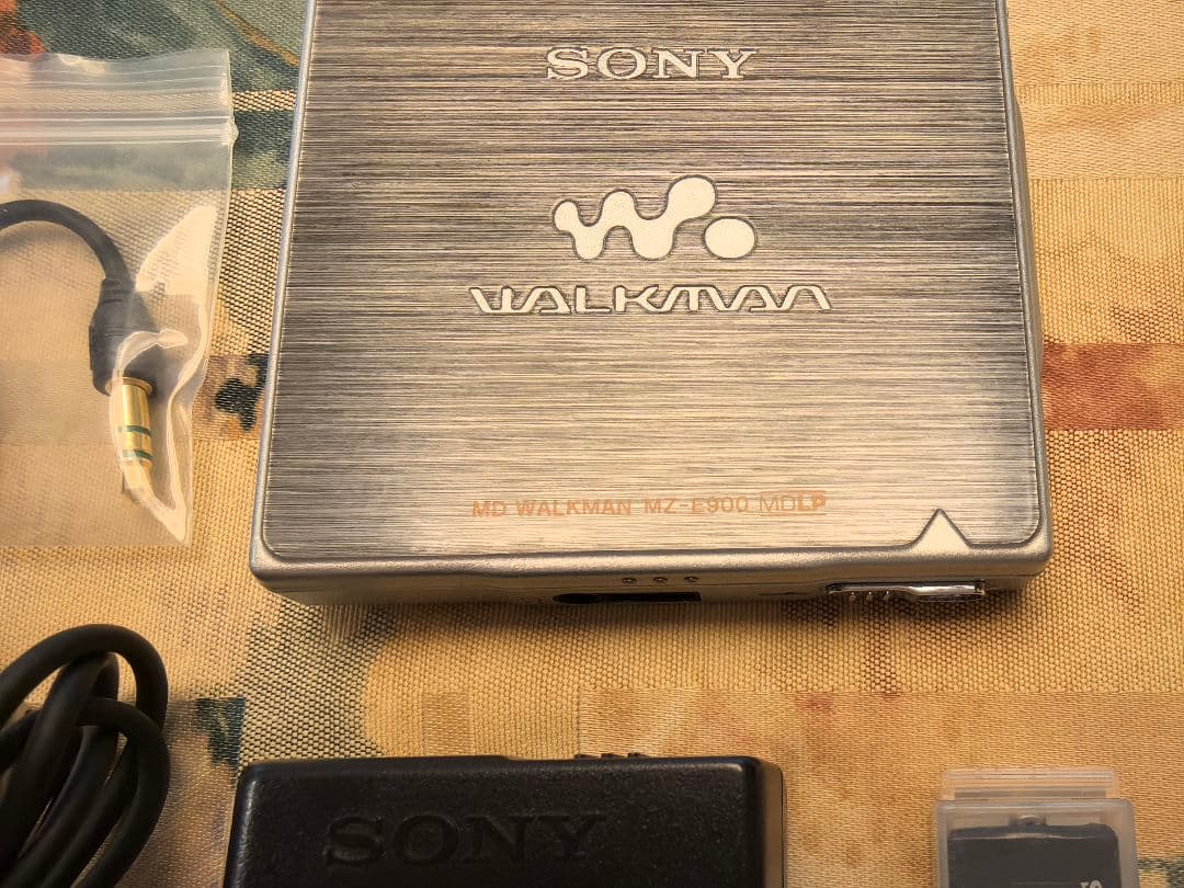 ポータブルプレーヤー SONY MD WALKMAN MZ-E900