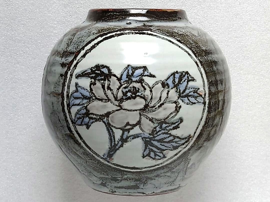 伊呂波窯:森本昇 (師.齋藤三郎)◆色絵窓絵椿木蓮牡丹文大壺:高さ約21.6cm