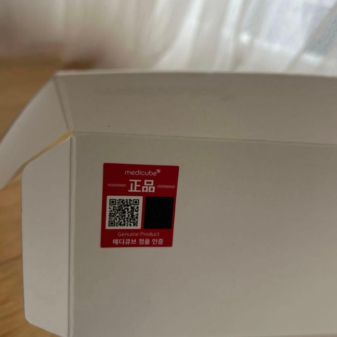 メディキューブ　AGE-R ブースタープロミニ　美顔器　ホワイト　白