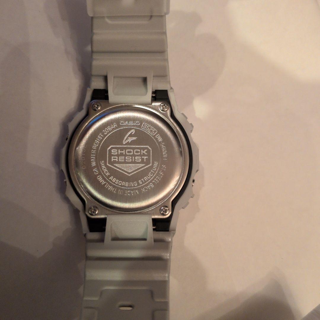 3個　①G-SHOCK DW-5600FF シルバーの出品 中箱、外箱、保証書