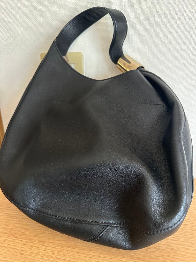 Jimmy Choo ブラックレザー ショルダーバッグ　STEVIEジミーチュウ