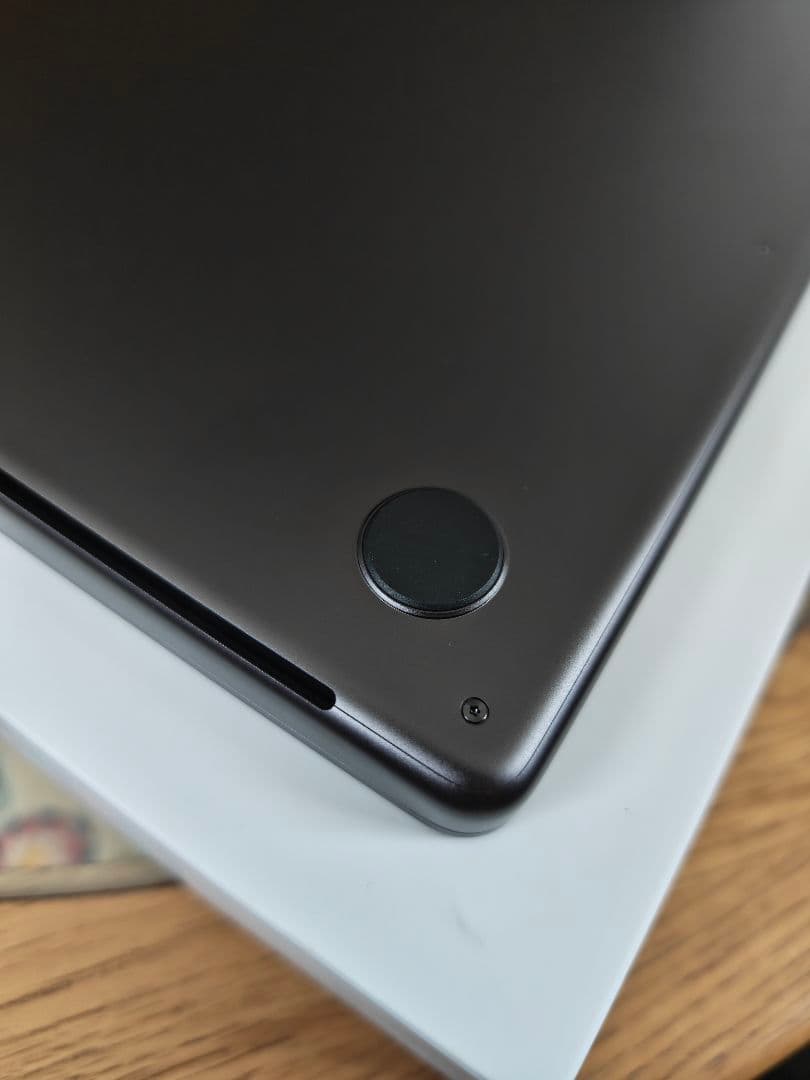 16インチ　MacBook Pro　M4 Maxチップ　36GB　1TB