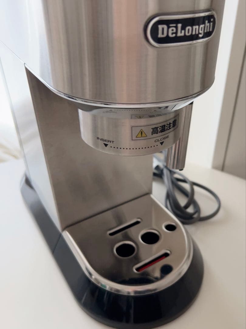 デロンギ デディカ エスプレッソ・カプチーノメーカー EC680M