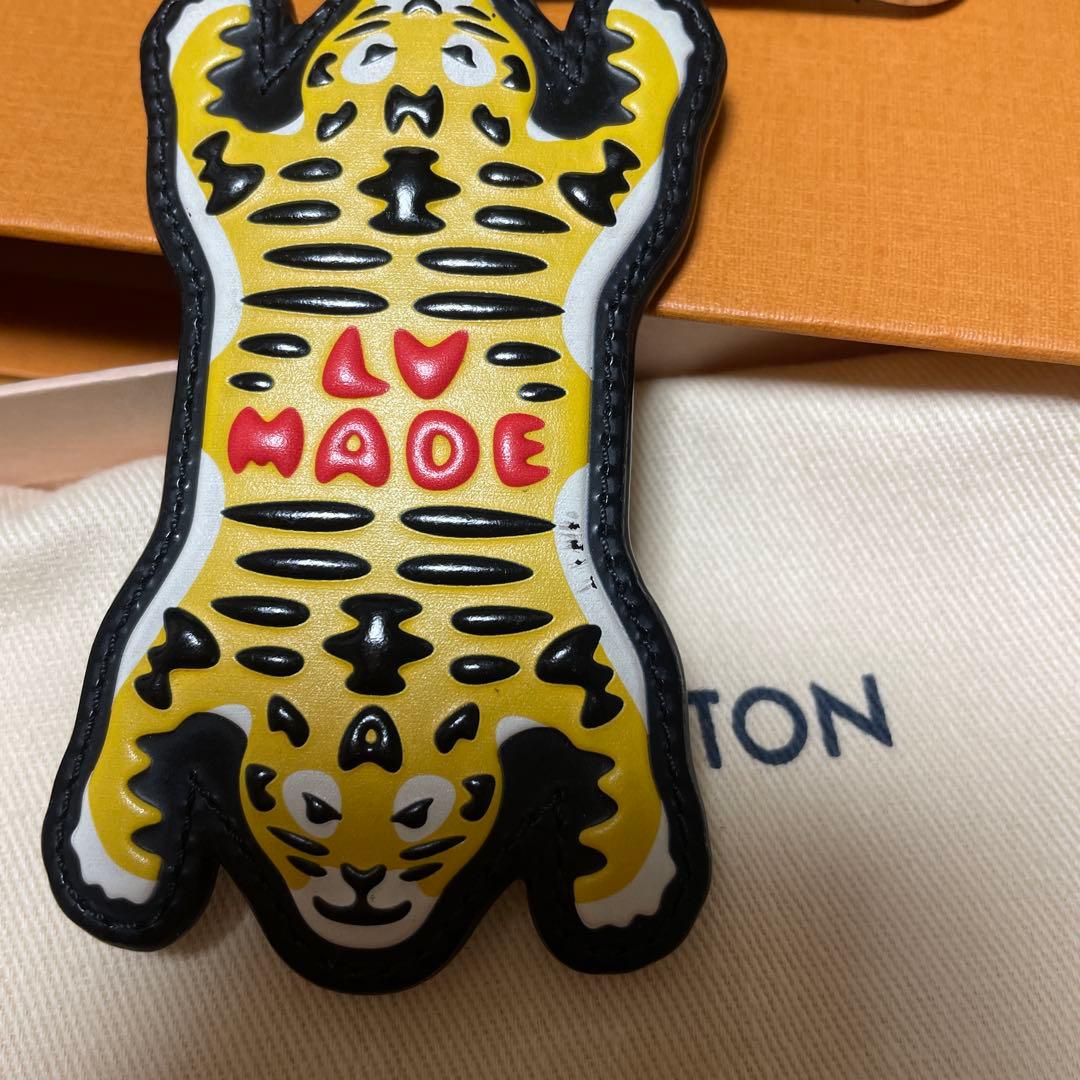 LOUIS VUITTON NIGOコラボ タイガー キーホルダー レザー