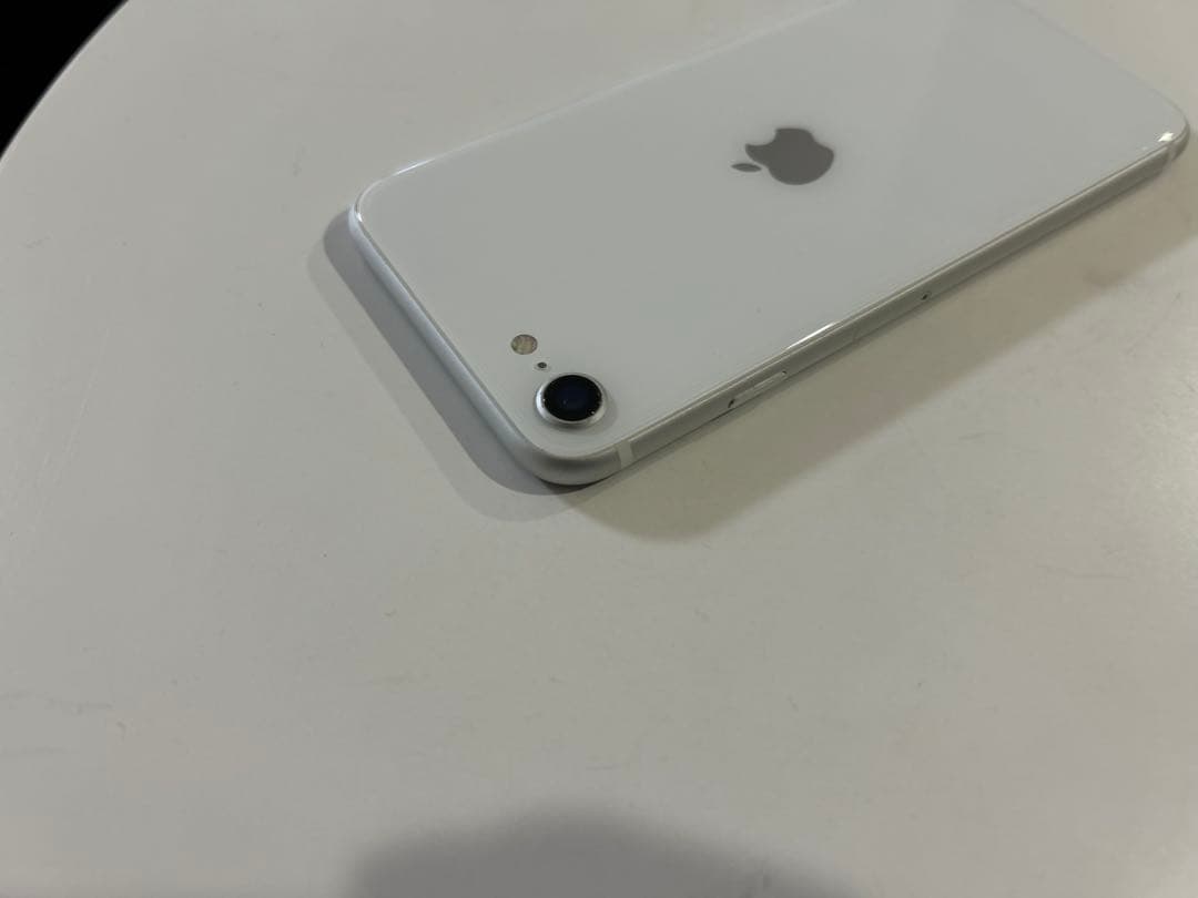 【美品‼️】iPhone SE 第2世代　64GB ホワイト