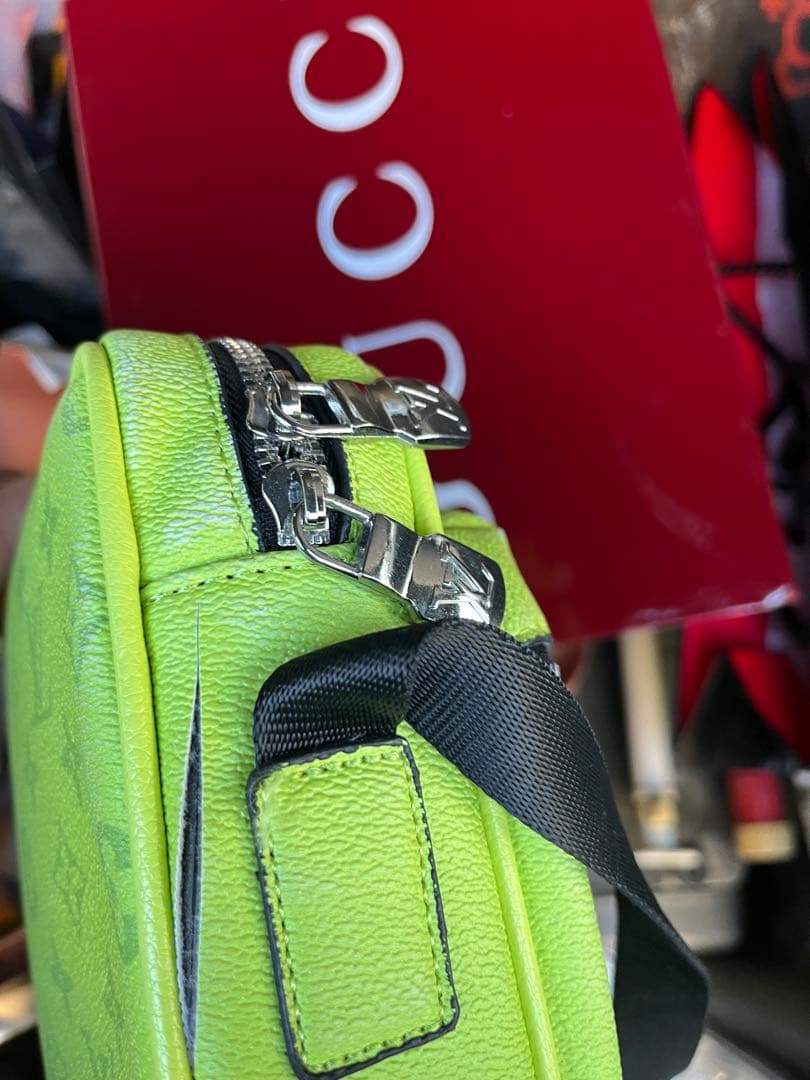 LOUIS VUITTON ルイ ヴィトン　バムバッグ アウトドア　グリーン