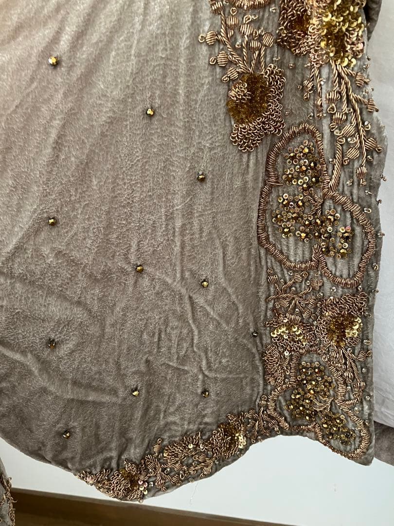 TOWAVASE シルバー ビーズ刺繍 カーディガン