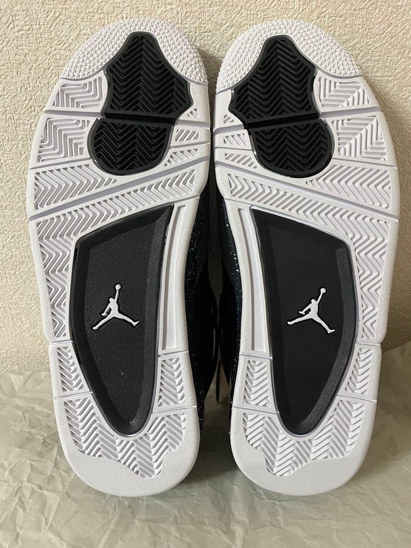 新品 AIR JORDAN 4 RETRO BLACK/WHITE ハイカット