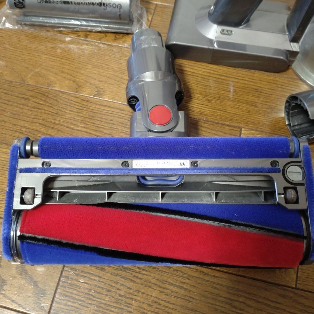ダイソン Dyson　V8 Fluffy＋　付属品多数　専用台付き