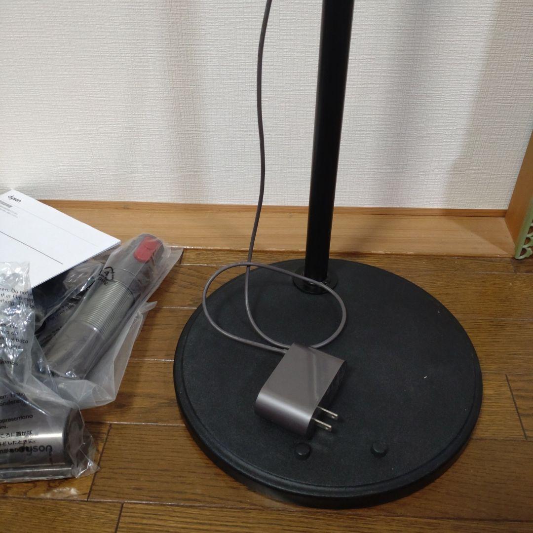 ダイソン Dyson　V8 Fluffy＋　付属品多数　専用台付き