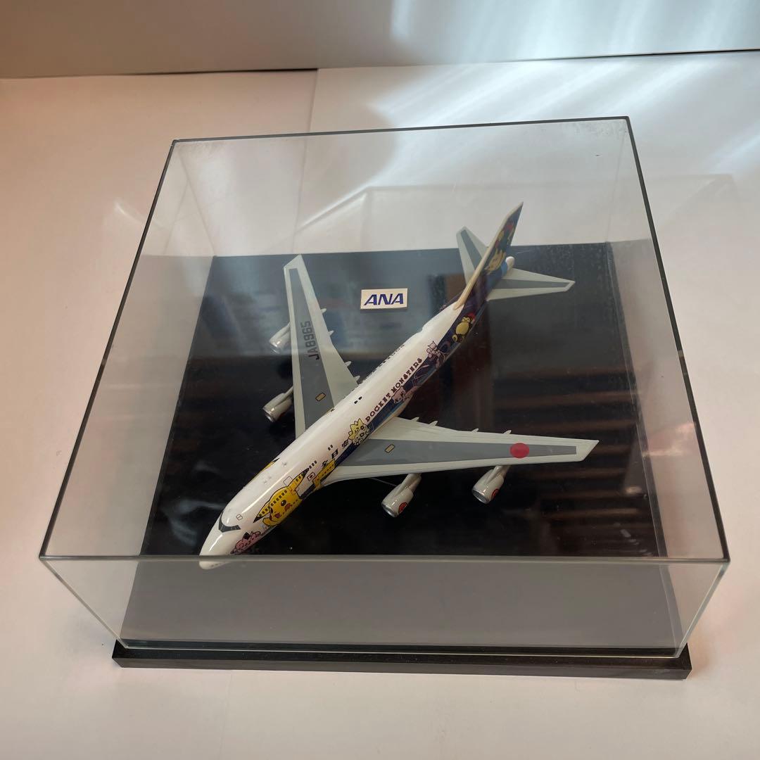 2296.ピカチュウANAケース付き