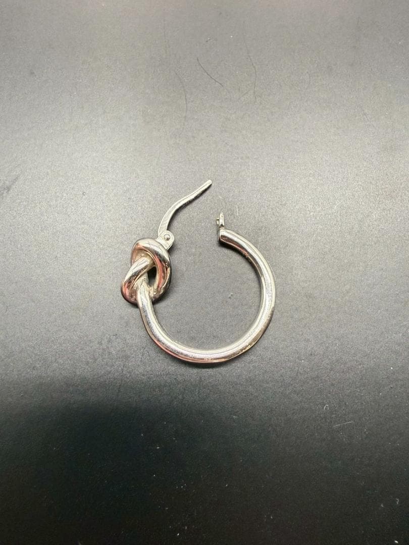 【片耳のみ】CELINE セリーヌ ノットフープ ピアス シルバー系