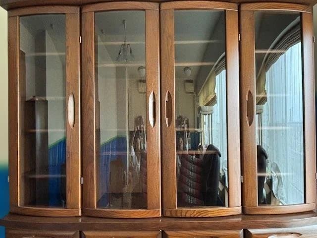 【送料込88,000円】大型　木製キャビネット ガラス扉 美品