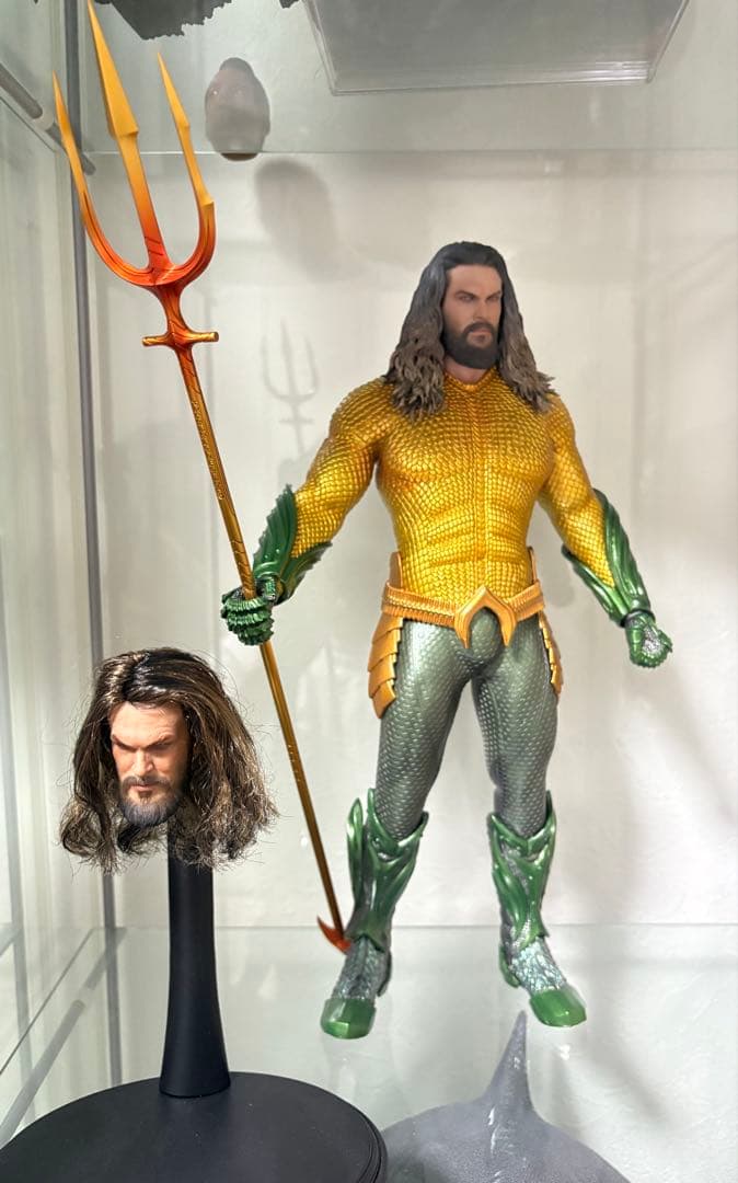 アクアマン　フィギュア