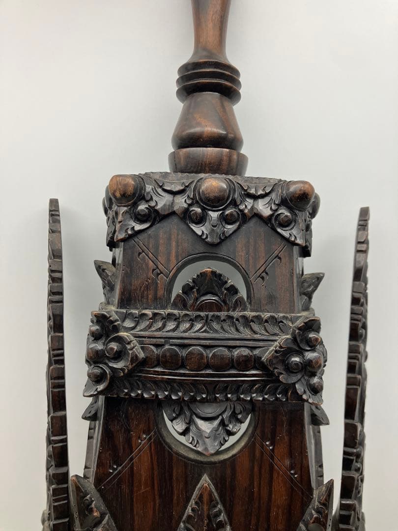 黒檀　繊細な木彫りのお面 仮面 バロン神 壁掛け 木製 ウッド バリ島 工芸品