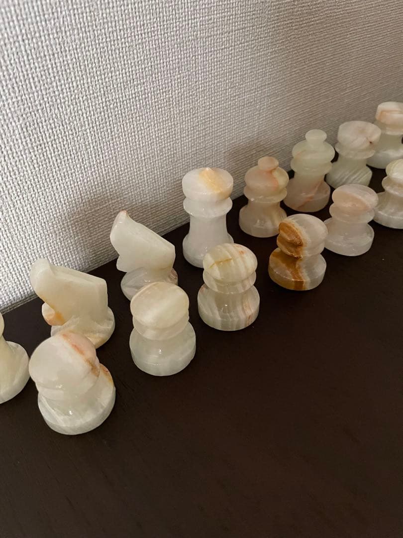 【新品・未使用 】オニキスのチェス 盤・駒セット