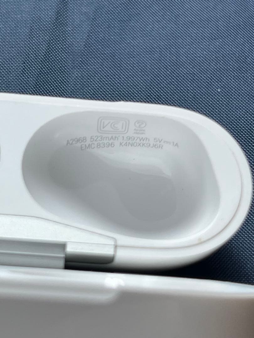 AirPods Pro 2 充電ケースのみ　A2968 シリアル、箱付き