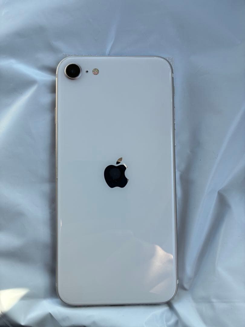 Apple iPhone SE本体 ホワイト