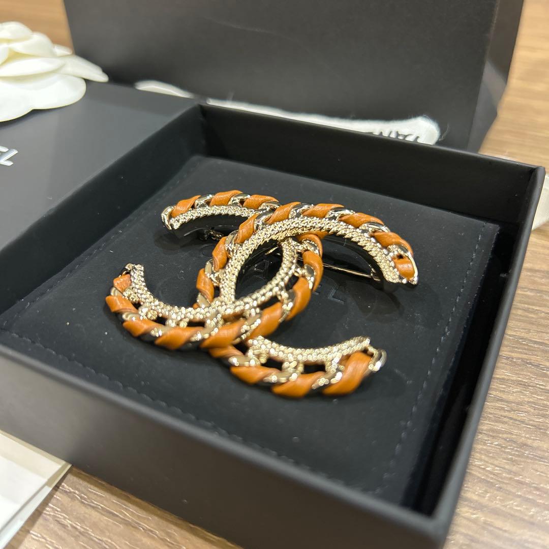 CHANEL CCロゴブローチ