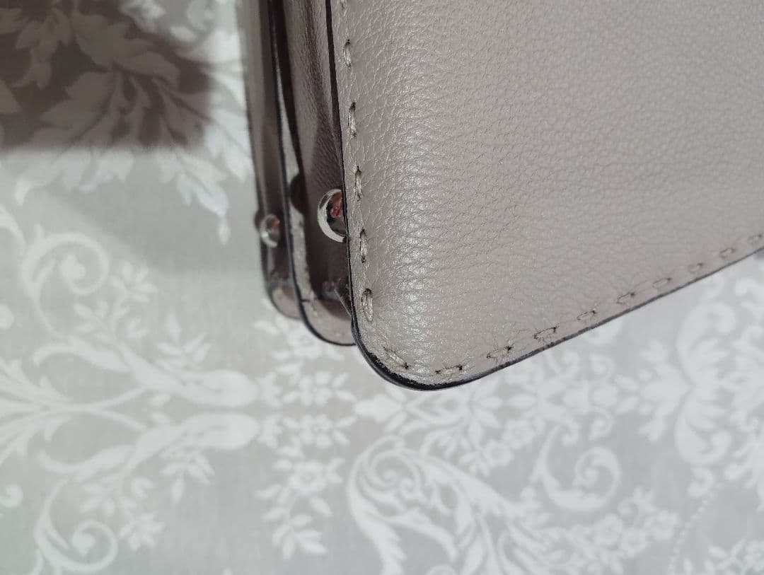 FENDI ピーカーブーアイシーユー　ミディアム