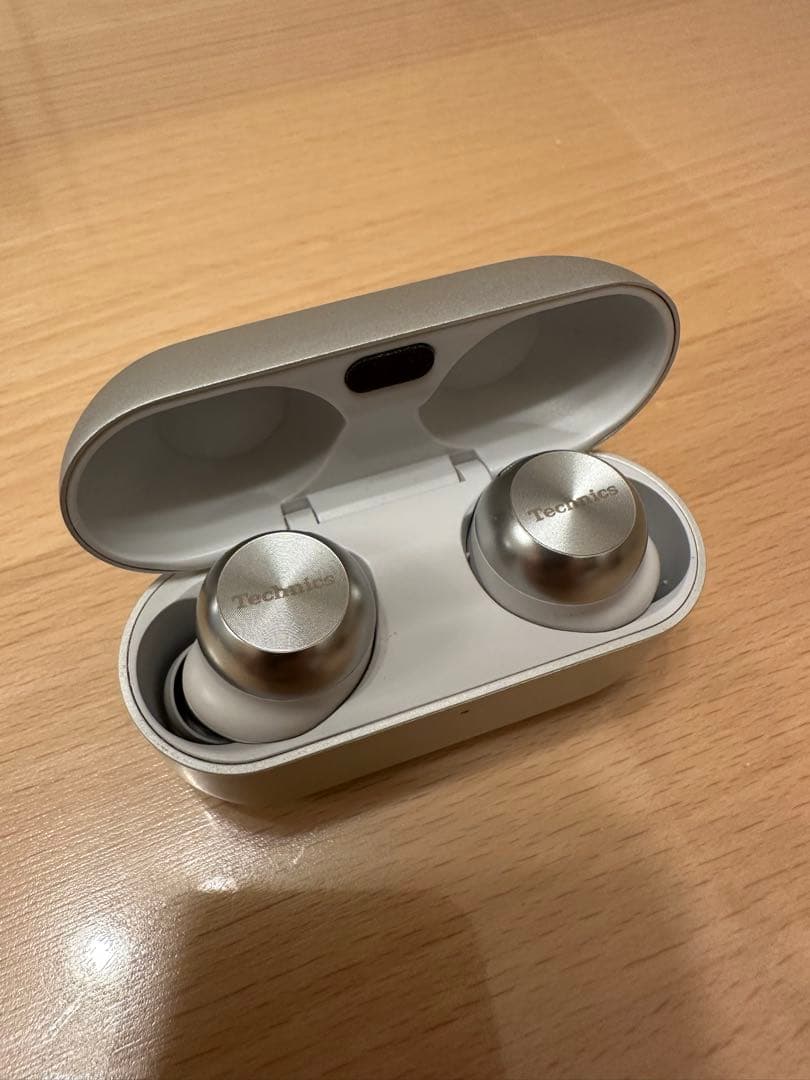 Technics EAH-AZ100ワイヤレスイヤホン シルバー 充電ケース付き