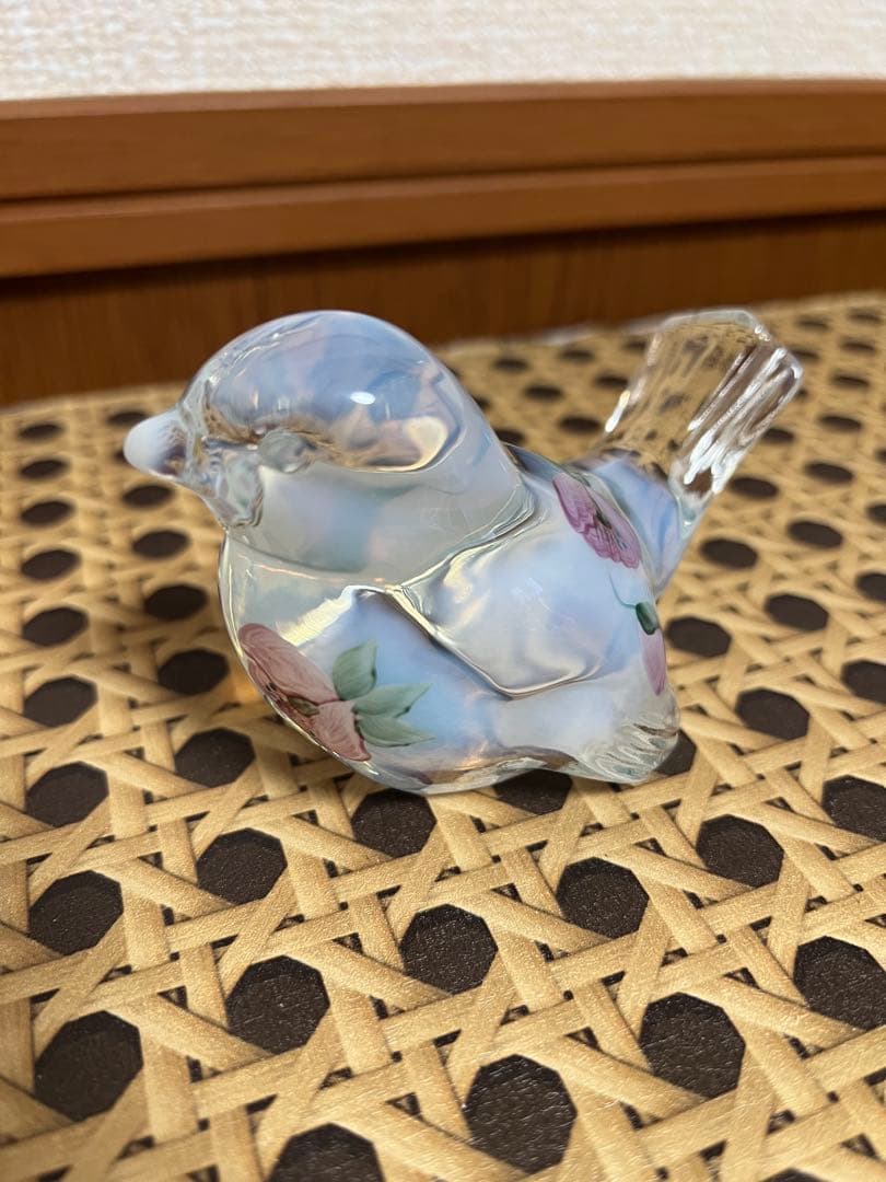 Fenton フェントン社 オパールセントガラスの小鳥（サイン入り）